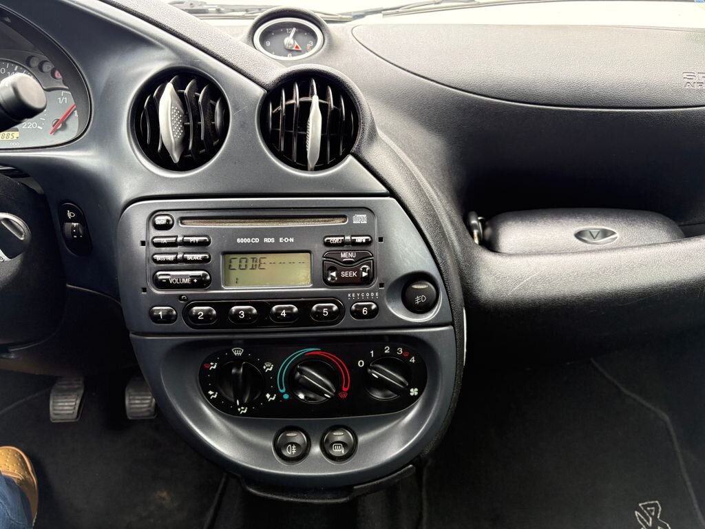 Ford Streetka Kabriolet 1,6 l 70 kw