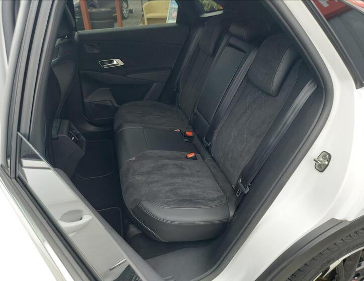 DS Automobiles DS7 Crossback 12