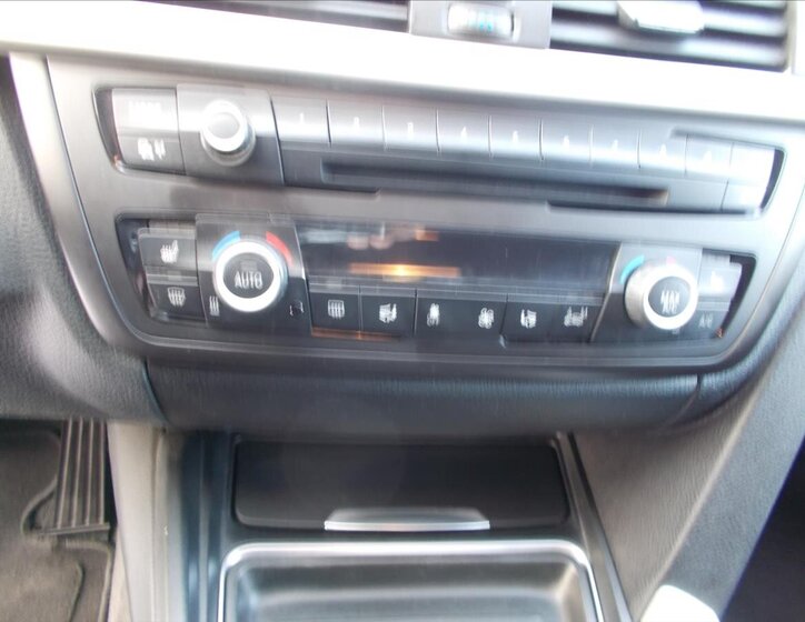 BMW Řada 3 Sedan 2,0 l 135 kw