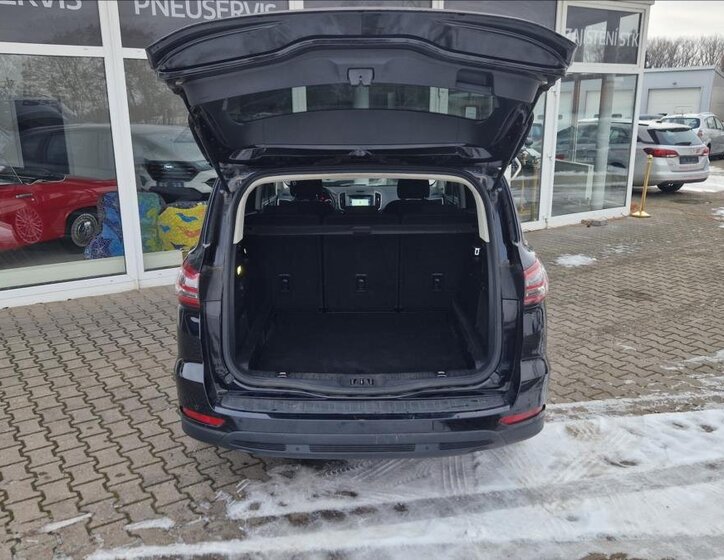 Ford S-MAX 8