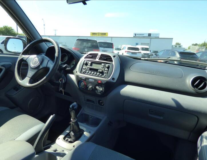 Toyota RAV4 26