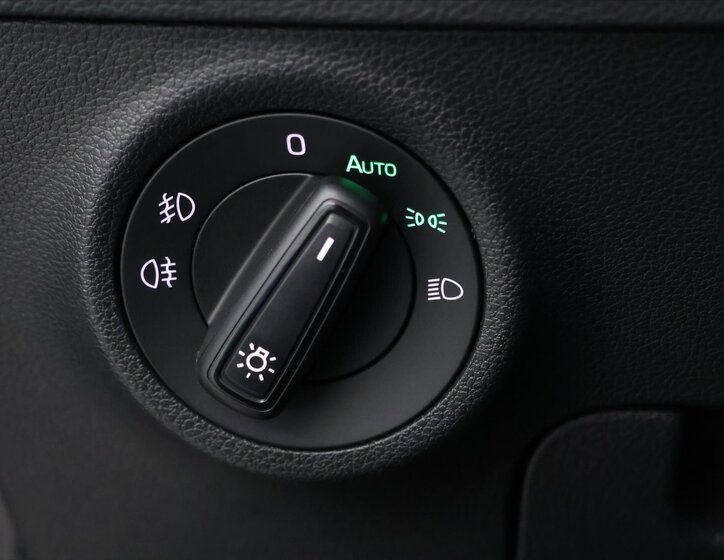 Škoda Karoq SUV 999,0 81 kw