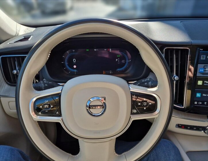 Volvo XC60 SUV / Terénní 2,0 l 186 kw
