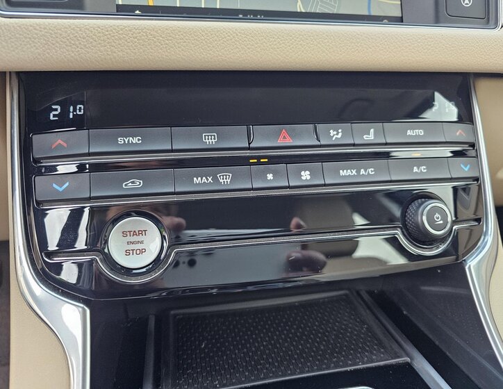 Jaguar XF Sedan 2,0 l 177 kw