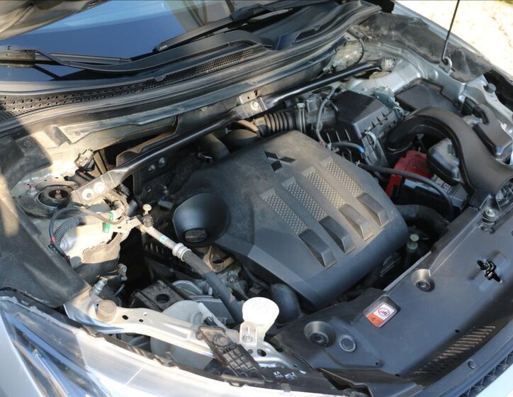 Mitsubishi Eclipse Cross Kombi 1,5 l 120 kw