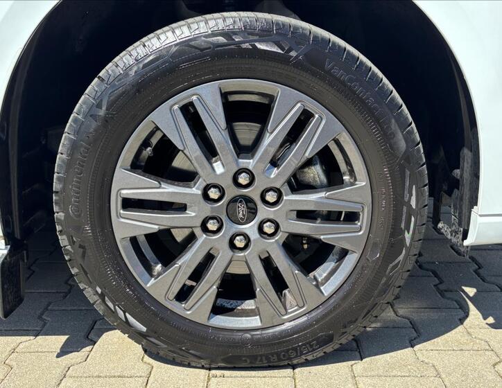 Ford Tourneo Custom 10