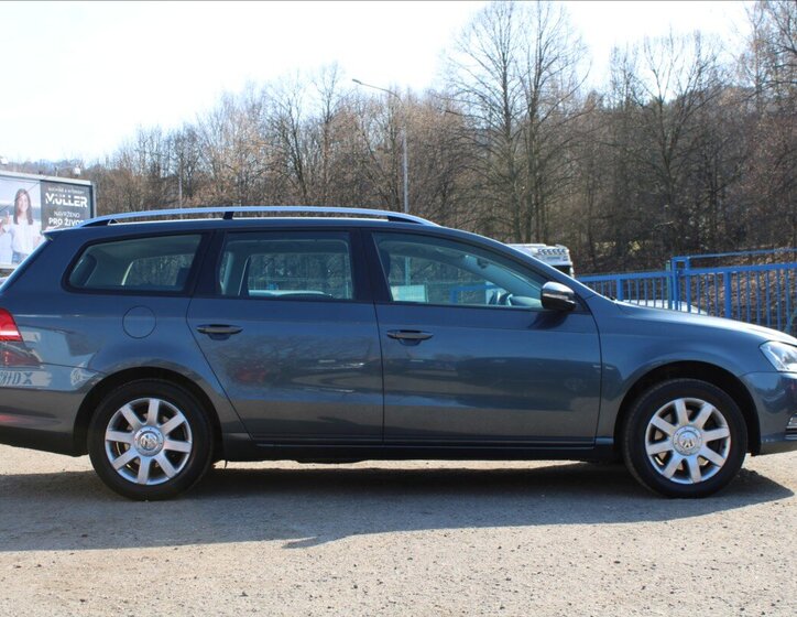 Volkswagen Passat Kombi 1,6 l 77 kw