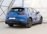 Alfa Romeo Stelvio 7