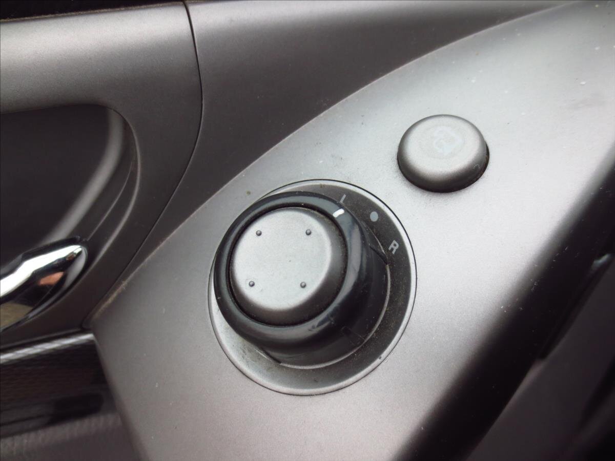 SsangYong Rodius VAN-Minibus 2,0 l 114 kw