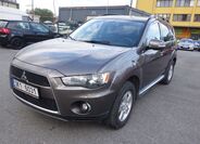 Mitsubishi Outlander 1