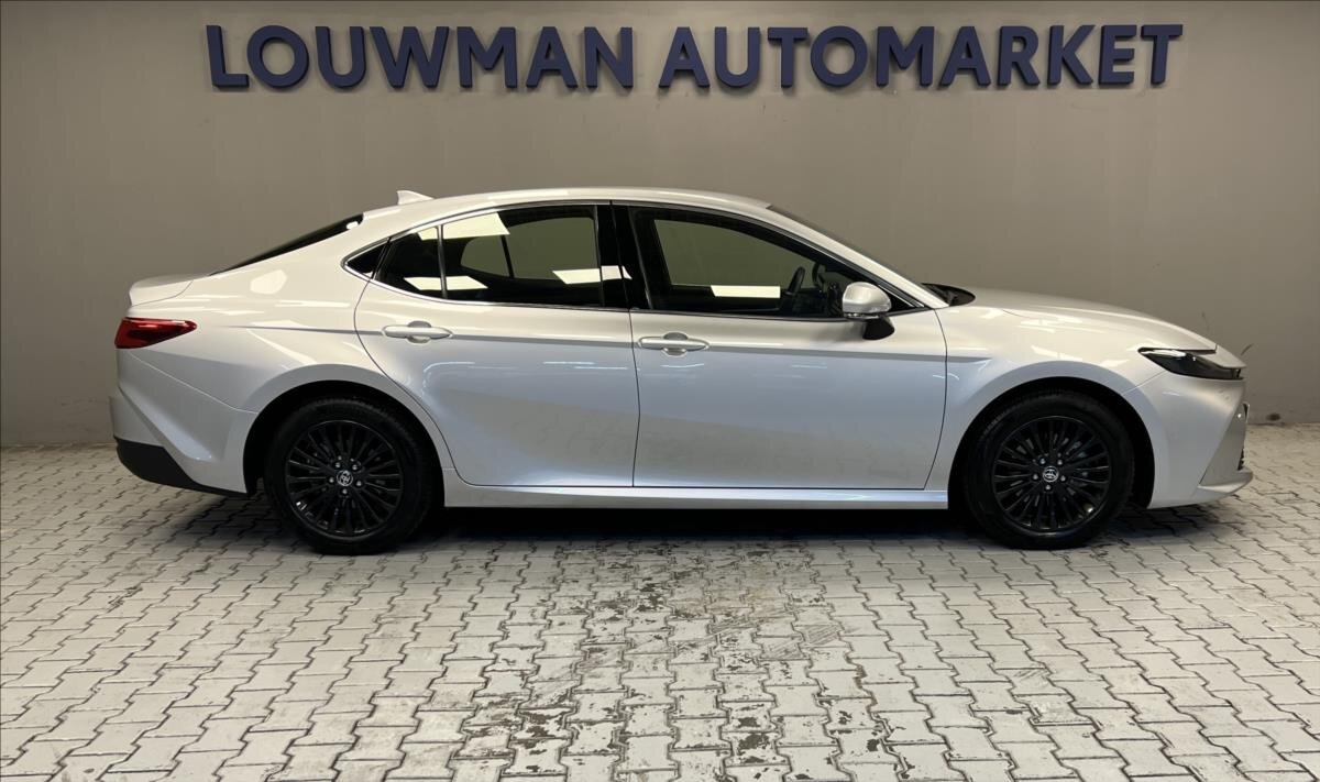 Toyota Camry Sedan / Limuzína 2,5 l 137 kw