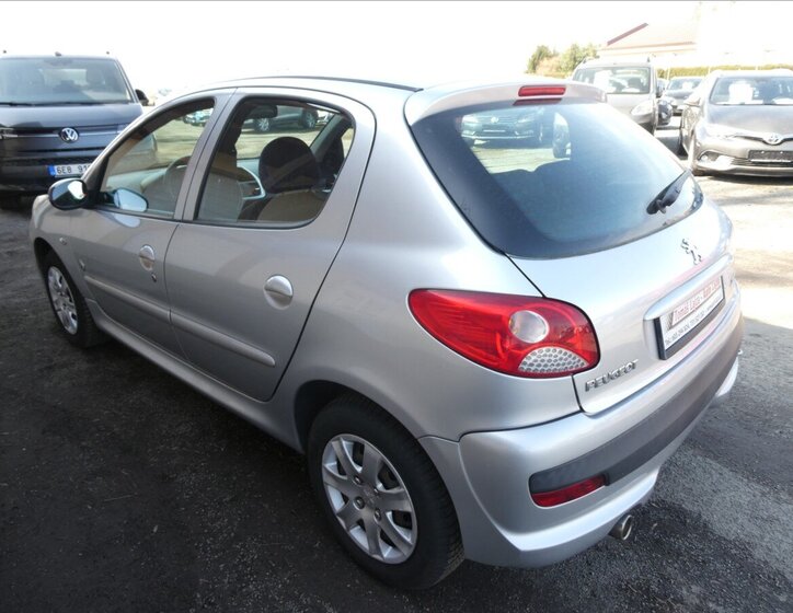 Peugeot 206 Hatchback 1,1 l 44 kw