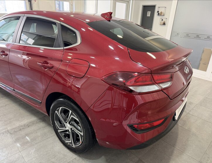 Hyundai i30 Sedan / Limuzína 1,5 l 117 kw