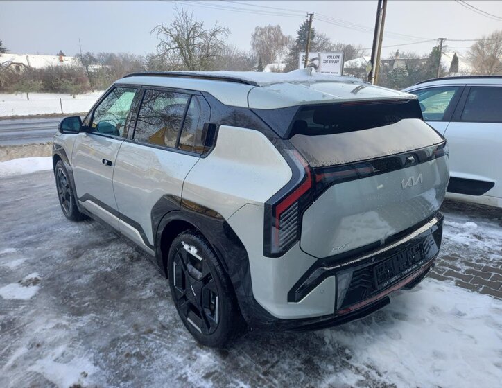 KIA EV3 SUV / Terénní 0,0 150 kw