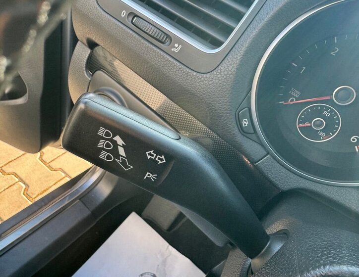 Volkswagen Golf Kombi 1,6 l 77 kw