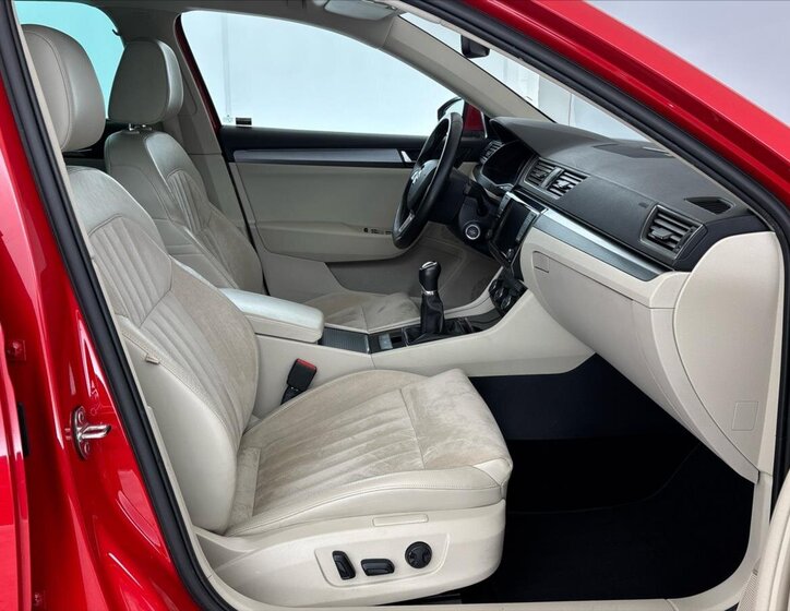 Škoda Superb Liftback 1,4 l 110 kw