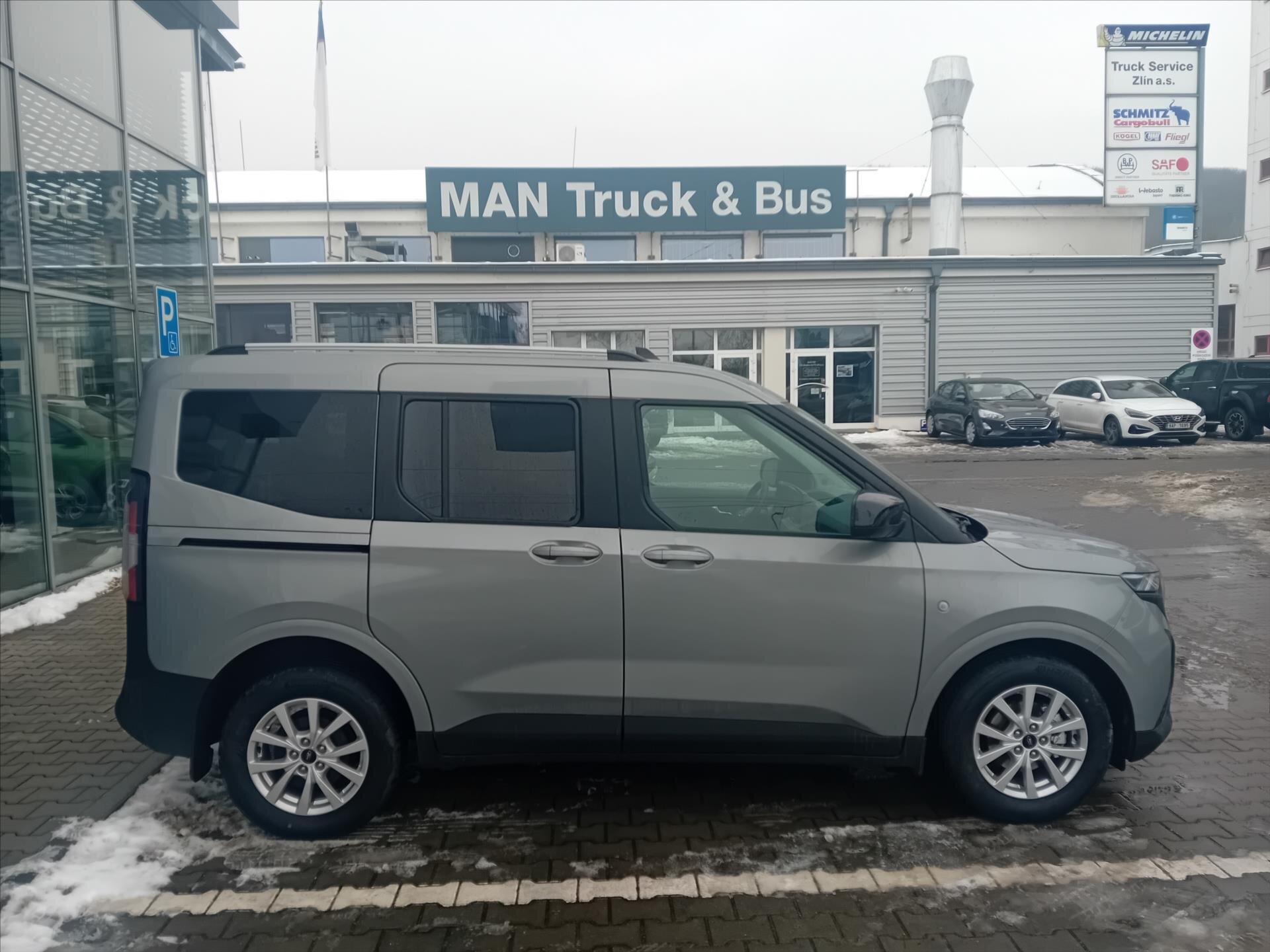 Ford Tourneo Courier MPV 999,0 92 kw