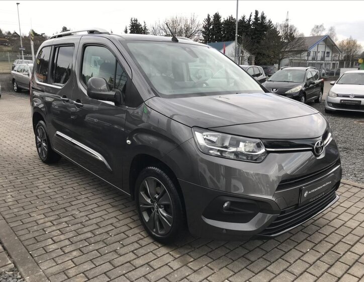 Toyota ProAce Kombi 1,5 l 96 kw