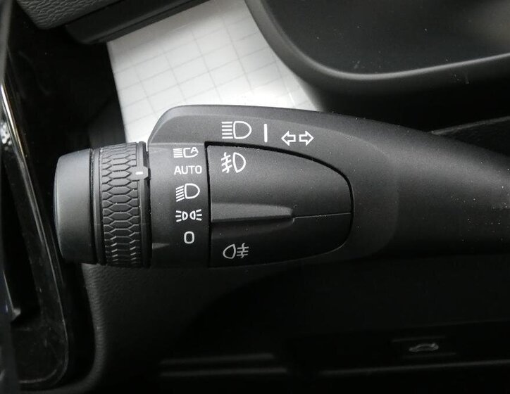 Volvo XC40 SUV / Terénní 2,0 l 120 kw