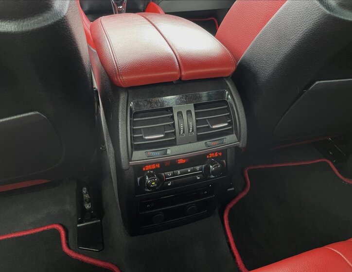 BMW X6 SUV 3,0 l 230 kw