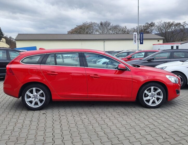 Volvo V60 Kombi 2,0 l 120 kw