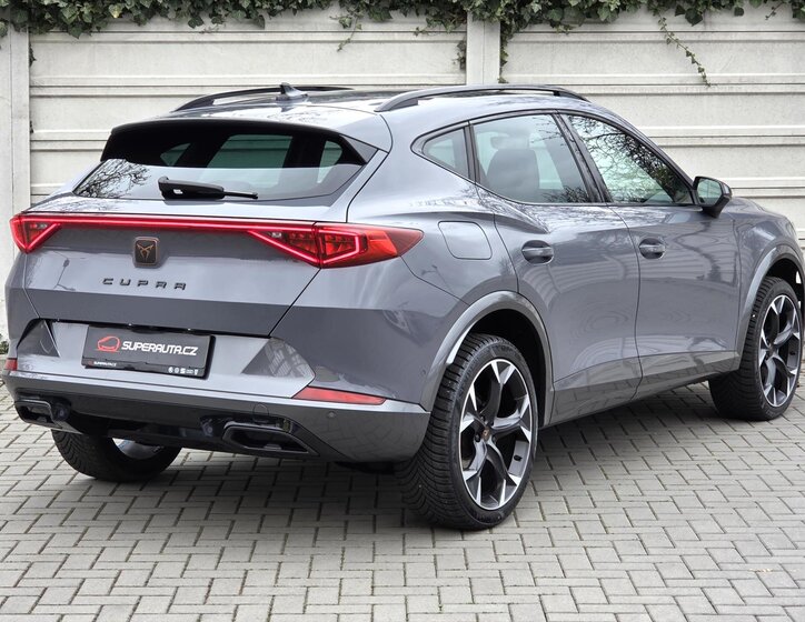 Cupra Formentor SUV / Terénní 2,0 l 140 kw
