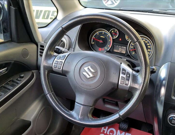 Suzuki SX4 Hatchback 2,0 l 99 kw