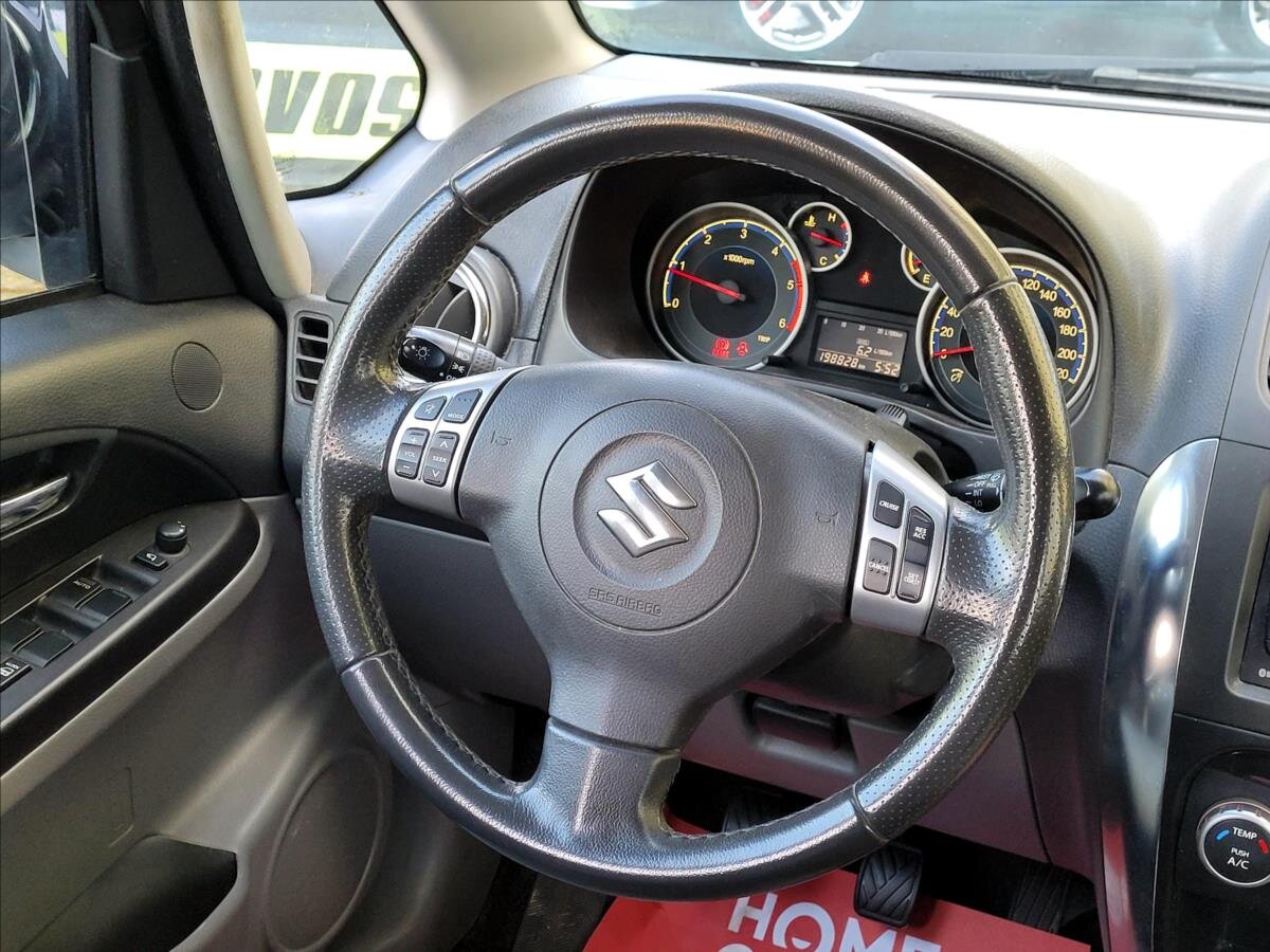 Suzuki SX4 Hatchback 2,0 l 99 kw