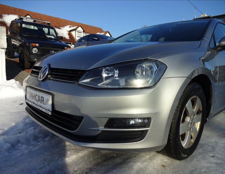 Volkswagen Golf Kombi 1,2 l 77 kw