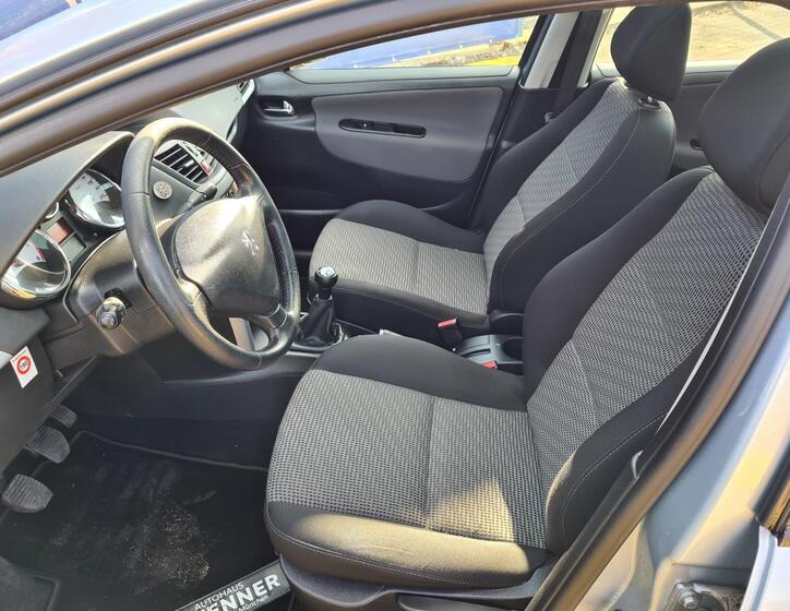 Peugeot 207 7