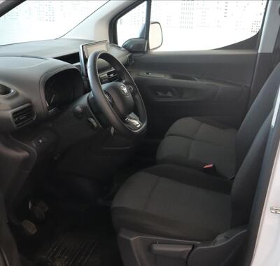 Toyota ProAce City 11