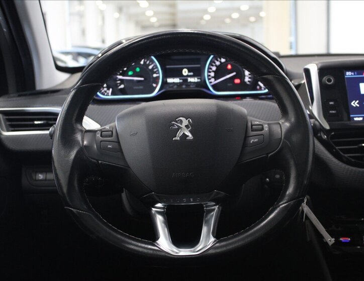 Peugeot 208 Hatchback 1,2 l 81 kw