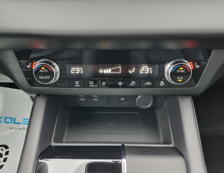 Mitsubishi Outlander SUV 2,4 l 225 kw