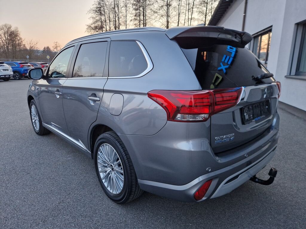 Mitsubishi Outlander SUV / Terénní 2,4 l 165 kw