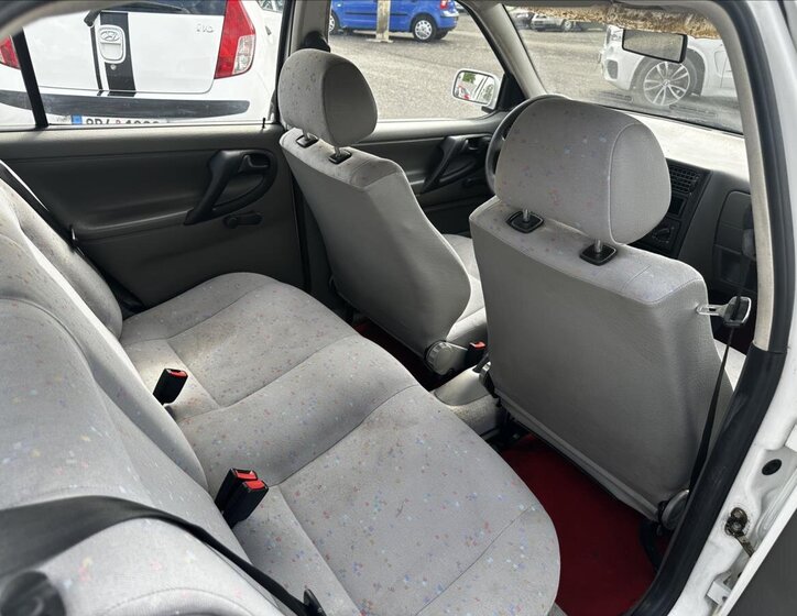 Volkswagen Polo Hatchback 1,0 l 33 kw