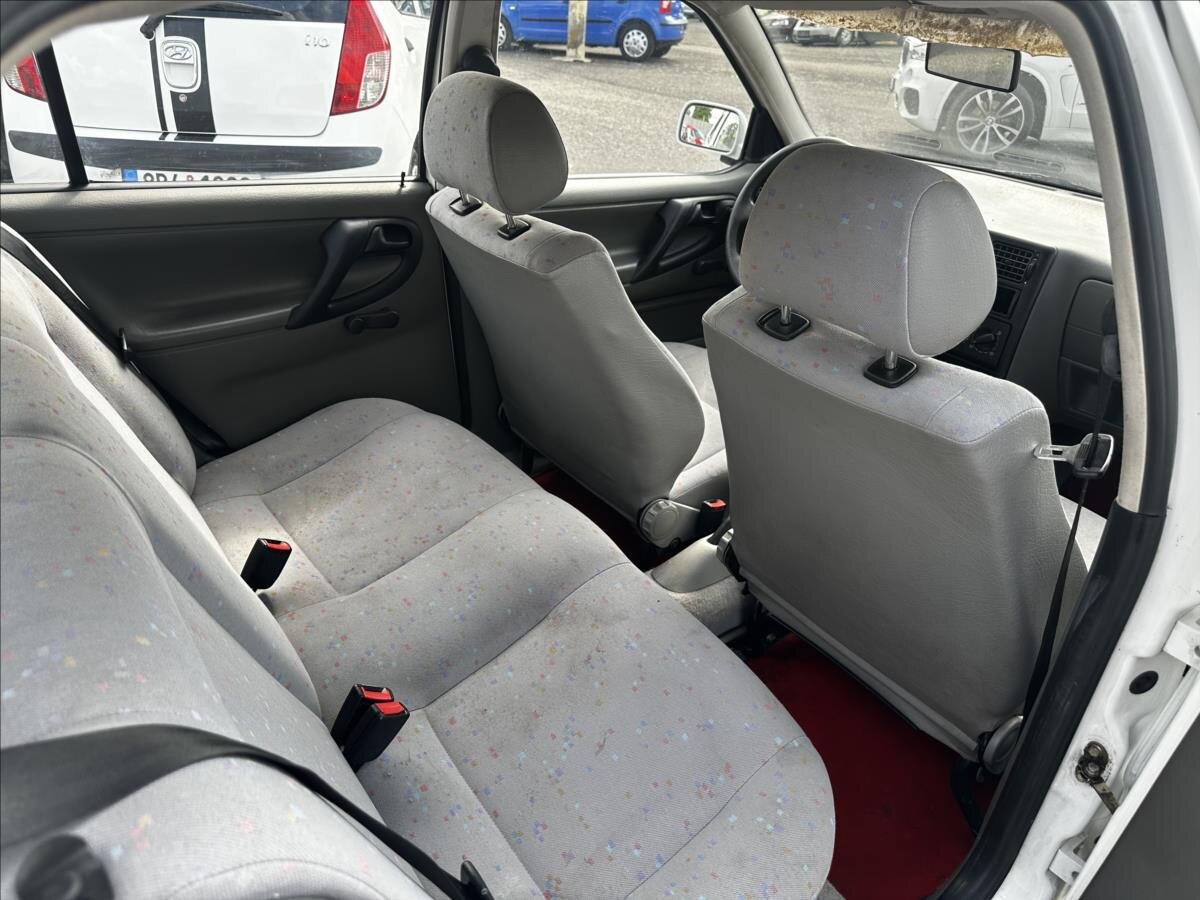 Volkswagen Polo Hatchback 1,0 l 33 kw