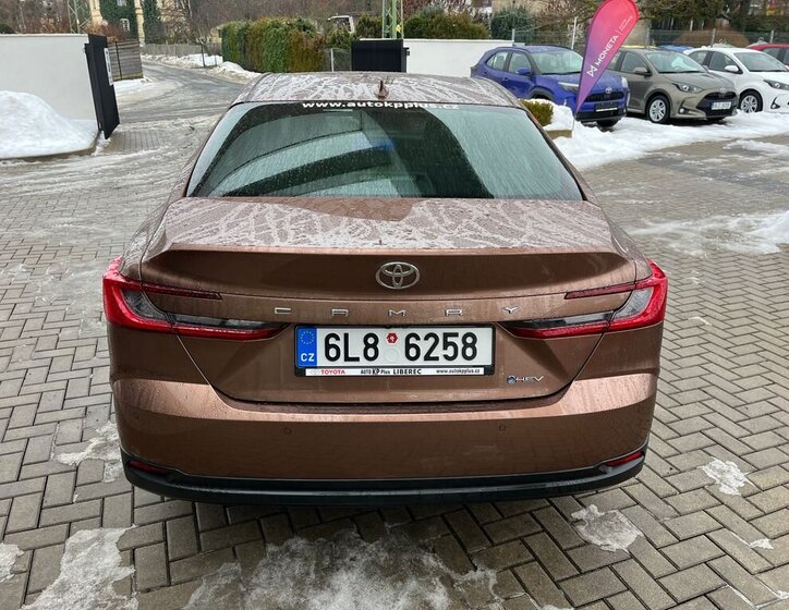 Toyota Camry Sedan 2,5 l 137 kw