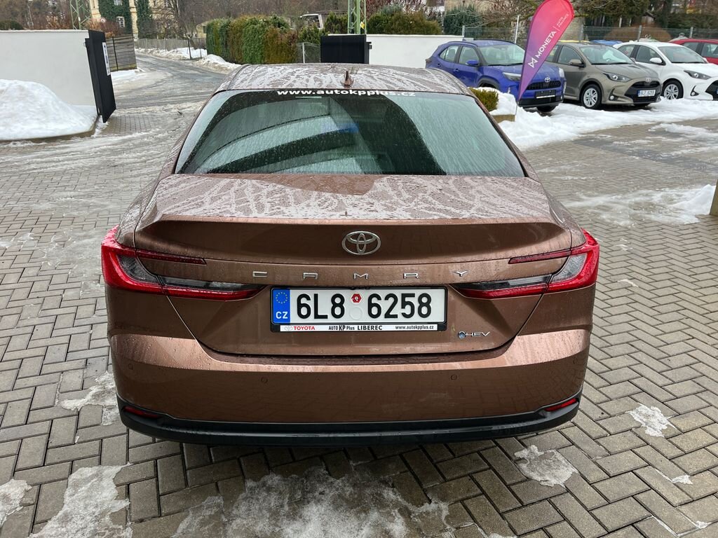 Toyota Camry Sedan 2,5 l 137 kw