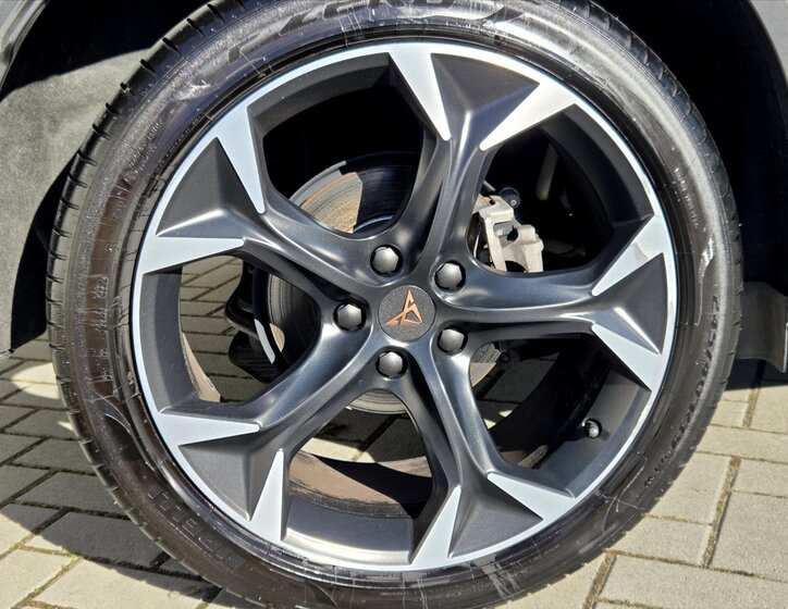 Cupra Formentor SUV / Terénní 2,0 l 140 kw