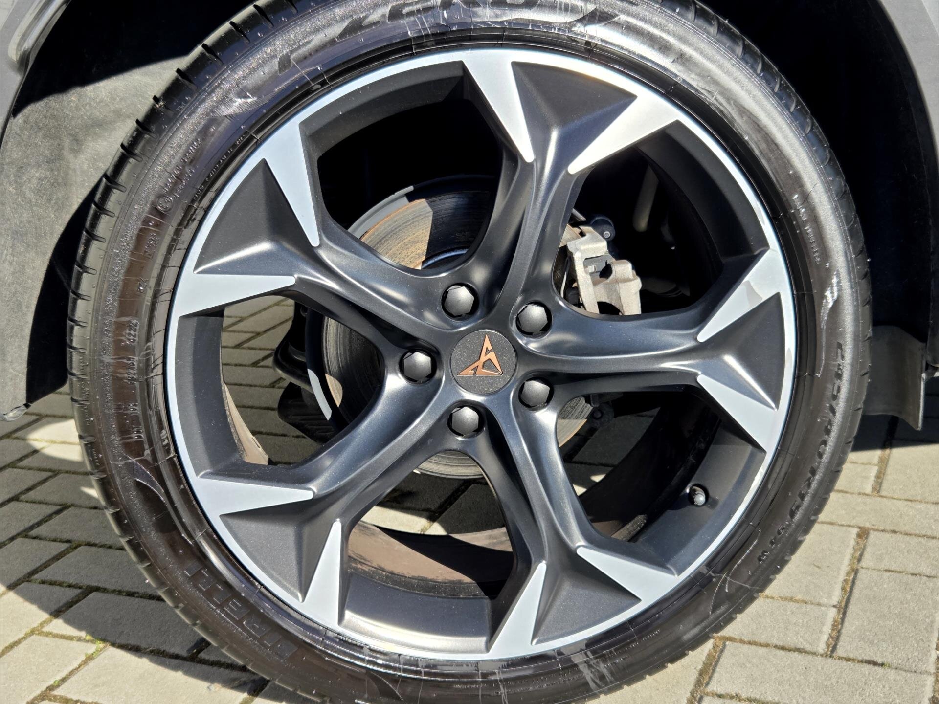 Cupra Formentor SUV / Terénní 2,0 l 140 kw