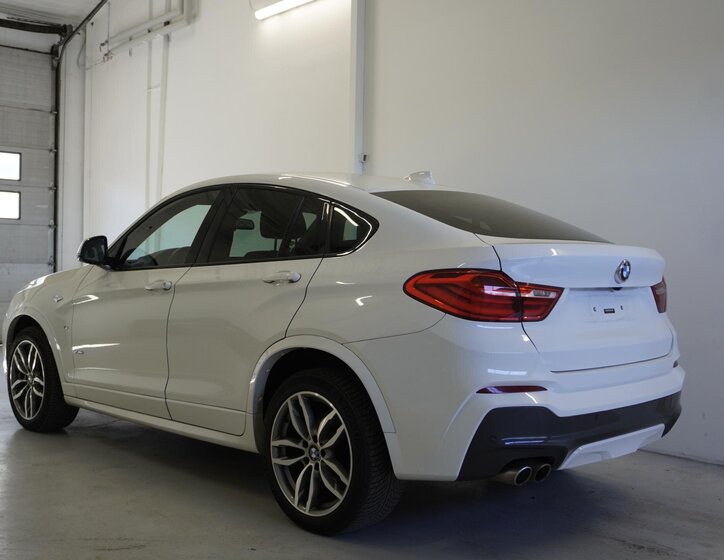 BMW X4 SUV / Terénní 3,0 l 230 kw
