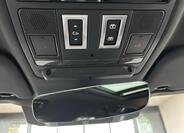 Land Rover Defender 22