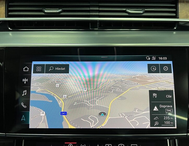 Audi A8 Sedan / Limuzína 3,0 l 210 kw