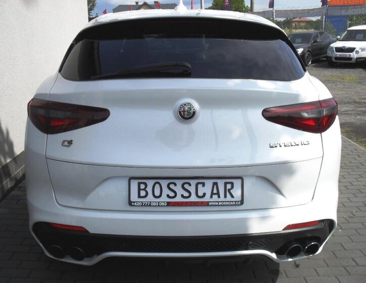 Alfa Romeo Stelvio SUV / Terénní 2,9 l 375 kw