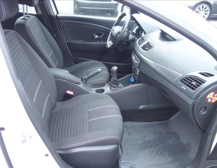 Renault Fluence 11