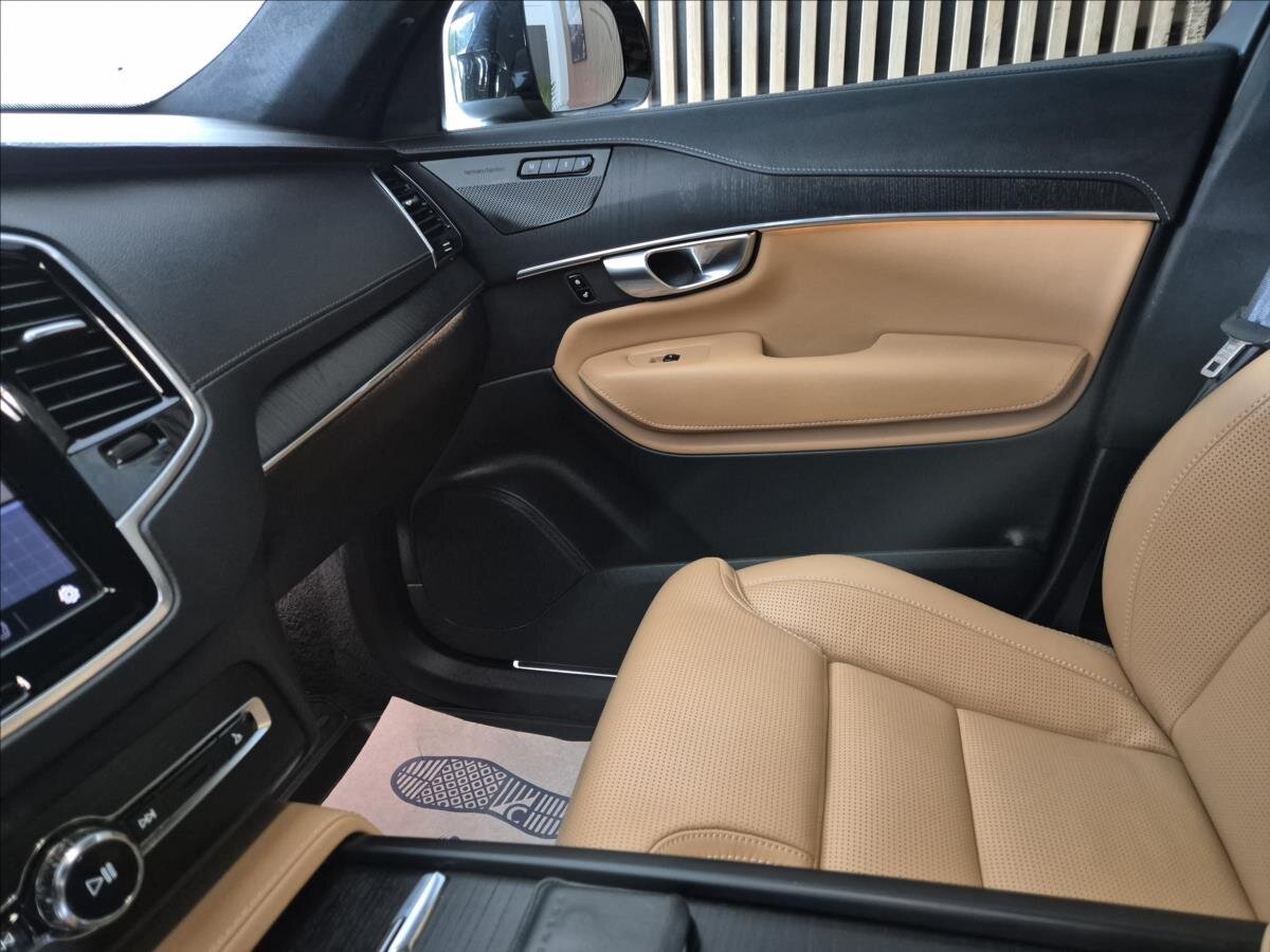 Volvo XC90 SUV / Terénní 2,0 l 180 kw