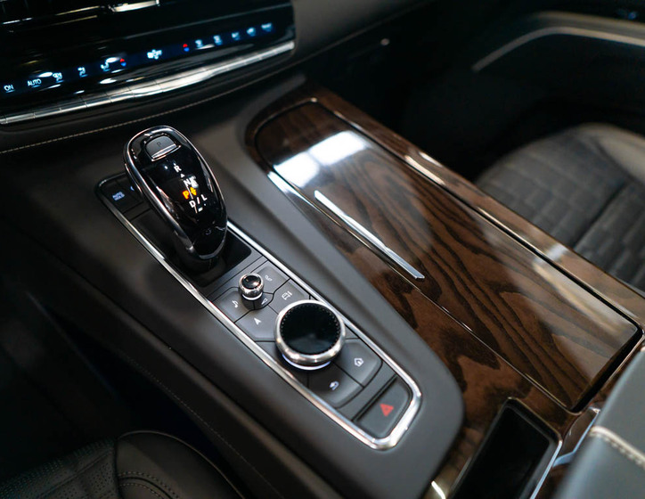 Cadillac Escalade 31