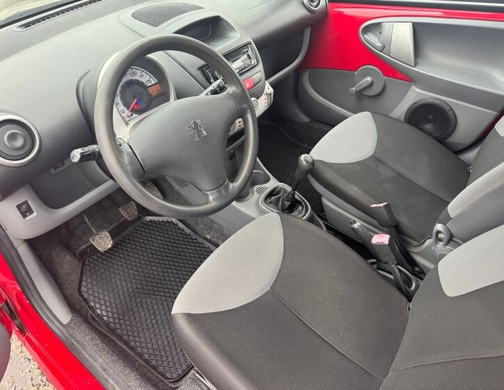 Peugeot 107 Hatchback 998,0 50 kw