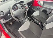 Peugeot 107 Hatchback 998,0 50 kw