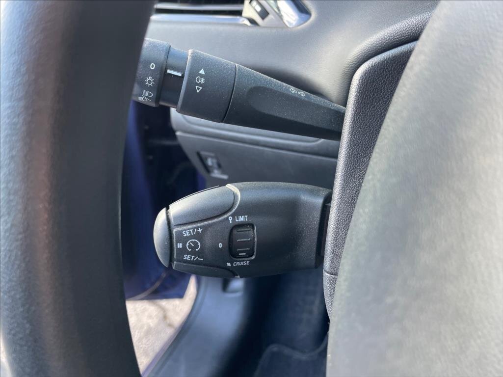 Peugeot 208 Hatchback 999,0 50 kw